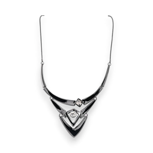 Elegante geometrische Halskette mit silbernem Anhänger und Kristallen, modernes Design in V-Form