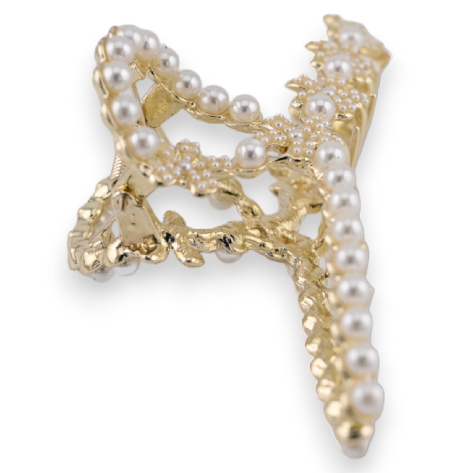 Goldene Haarspange mit weißen Perlen und floralen Verzierungen, elegantes Haaraccessoire im Vintage-Stil