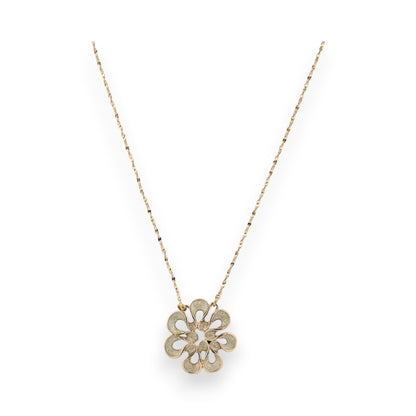 Goldene Halskette mit glitzernder Blumenanhänger in Weiß, filigrane Kette, eleganter Modeschmuck