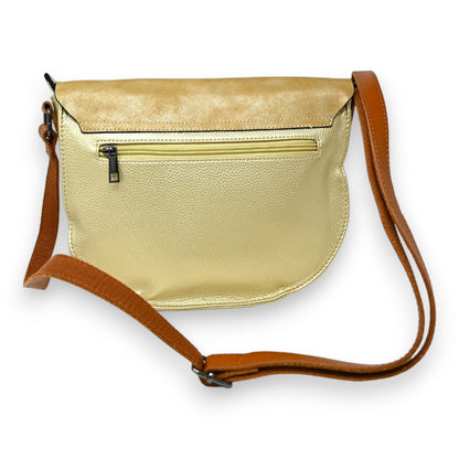 Goldene Zweistoff-Umhängetasche mit beigem Klappe, metallischem Körper, Reißverschlusstasche und braunem Lederriemen