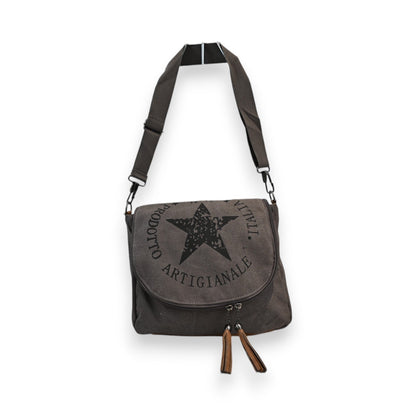 Graue Canvas Umhängetasche mit schwarzem Stern und 'Artigianale' Aufschrift, verstellbarer Schultergurt, Reißverschluss
