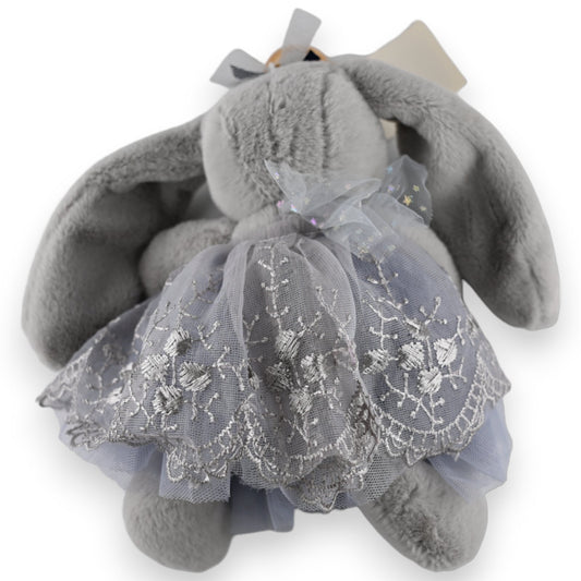 Grauer Plüsch-Hase mit silber besticktem Tüllkleid als Schlüsselanhänger, elegantes Stofftier-Accessoire