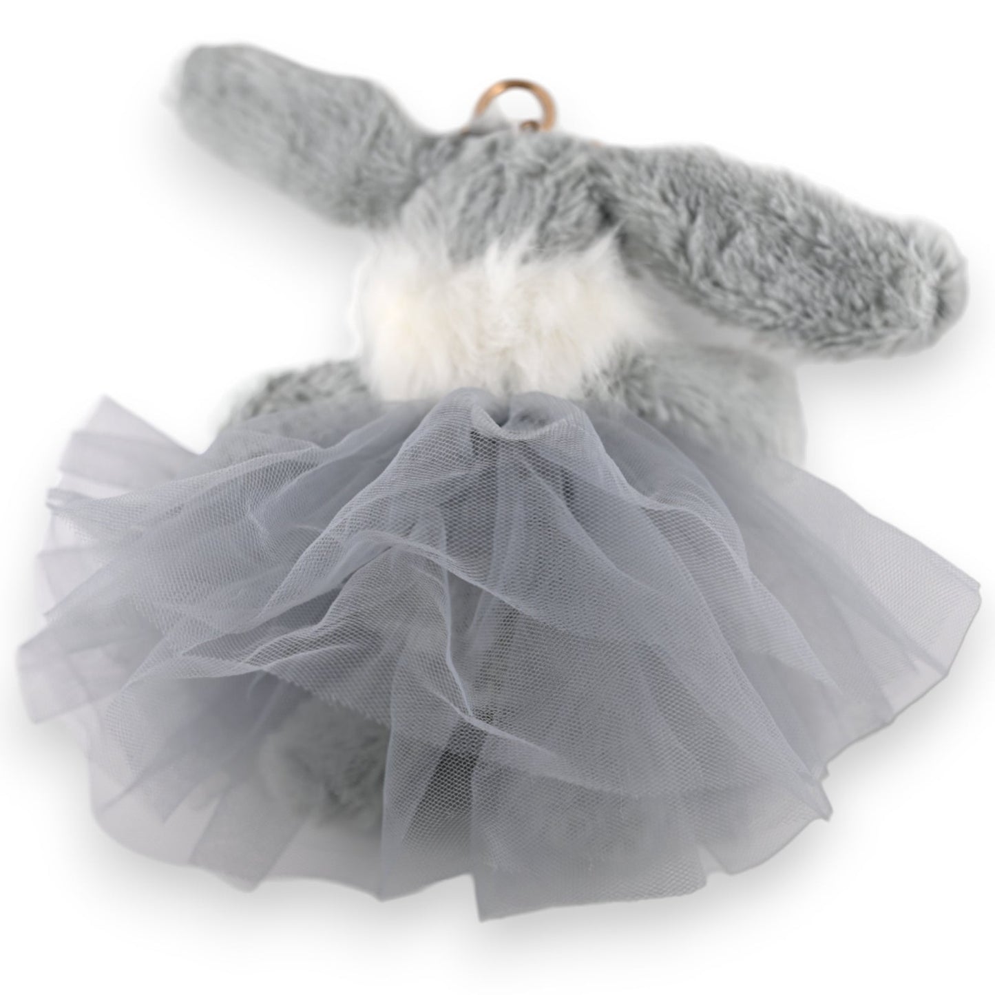 Flauschiger grauer Hase Schlüsselanhänger mit weißem Bauch und grauem Tüllrock, Shabby-Chic-Stil, auf weißem Hintergrund