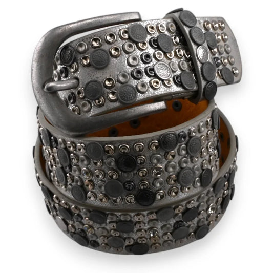 Silberner Nietengürtel für Damen