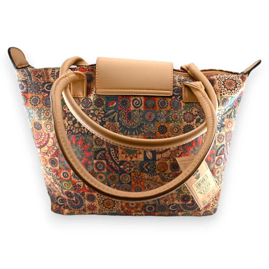 Korkhandtasche mit buntem Blumenmuster, Klappe und beigen Lederhenkeln