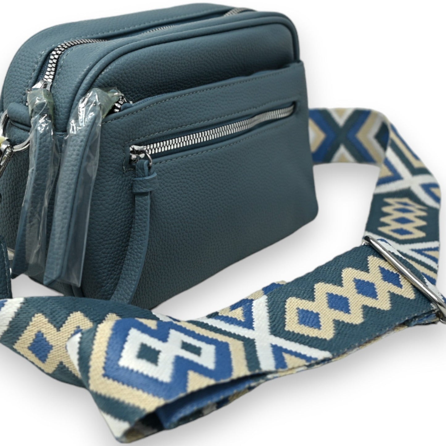 Quadratische Umhängetasche in Jeans-Blau mit mehreren Reißverschlüssen und abnehmbarem gemustertem Schulterriemen