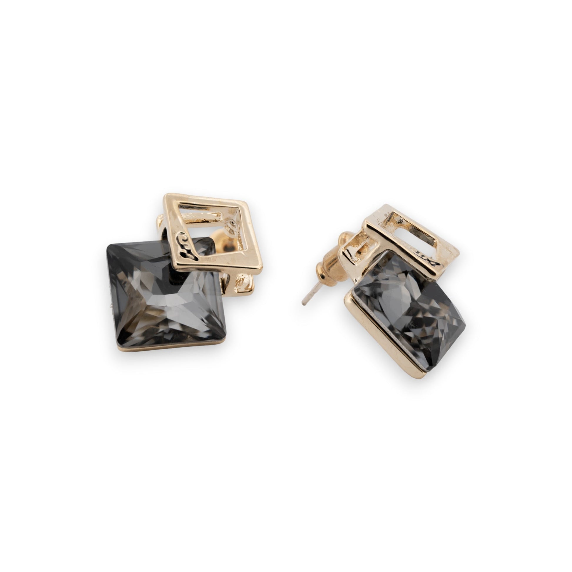 Petites boucles d'oreilles forme carrée bijouterie