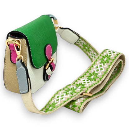 Kleine mehrfarbige Umhängetasche mit grünem Deckel, bunten Akzenten und dekorativem Schulterriemen mit Blumenmuster