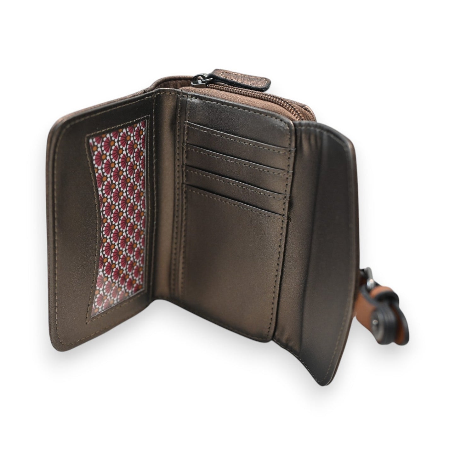 Kompakte Brieftasche in Bronze mit Reißverschluss, Kartenfächern und dekorativem Muster, geöffnet dargestellt