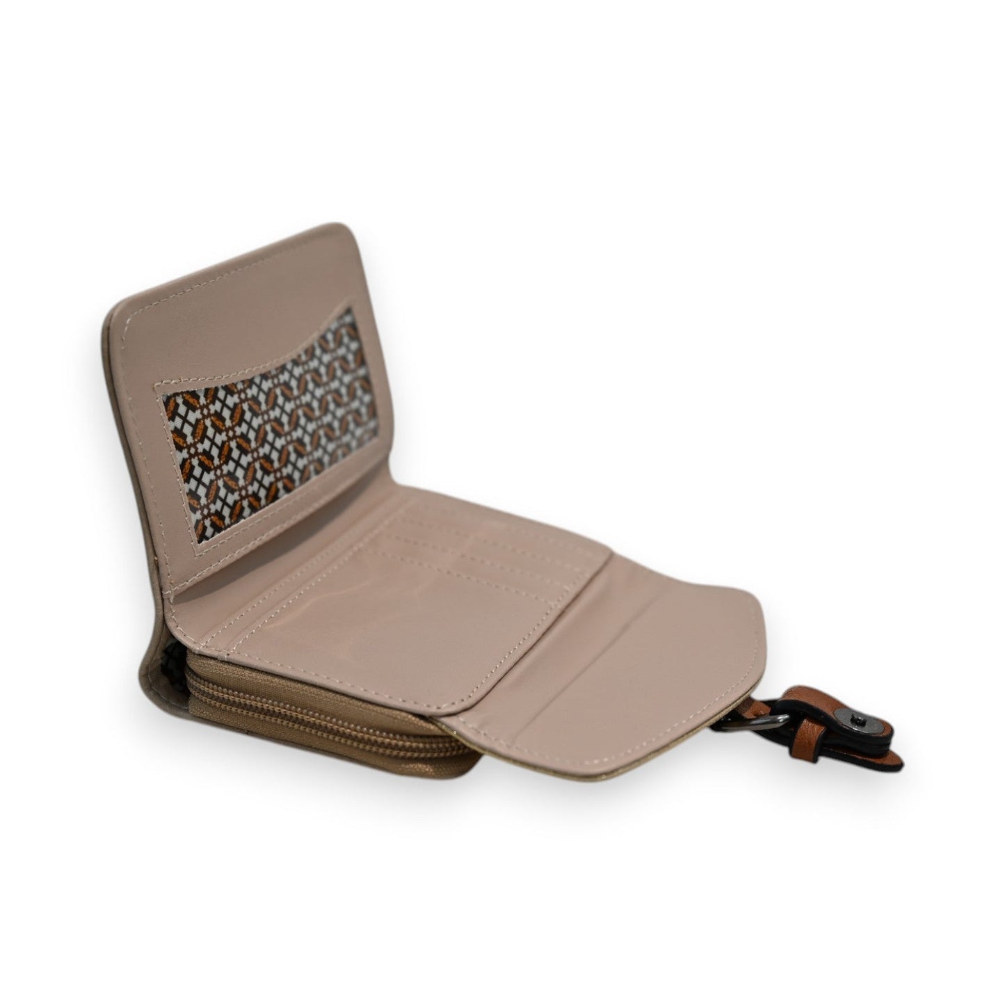Kompakte Geldbörse in Taupe mit goldener Musterung, aufgeklappt mit Reißverschluss und Lederschnalle