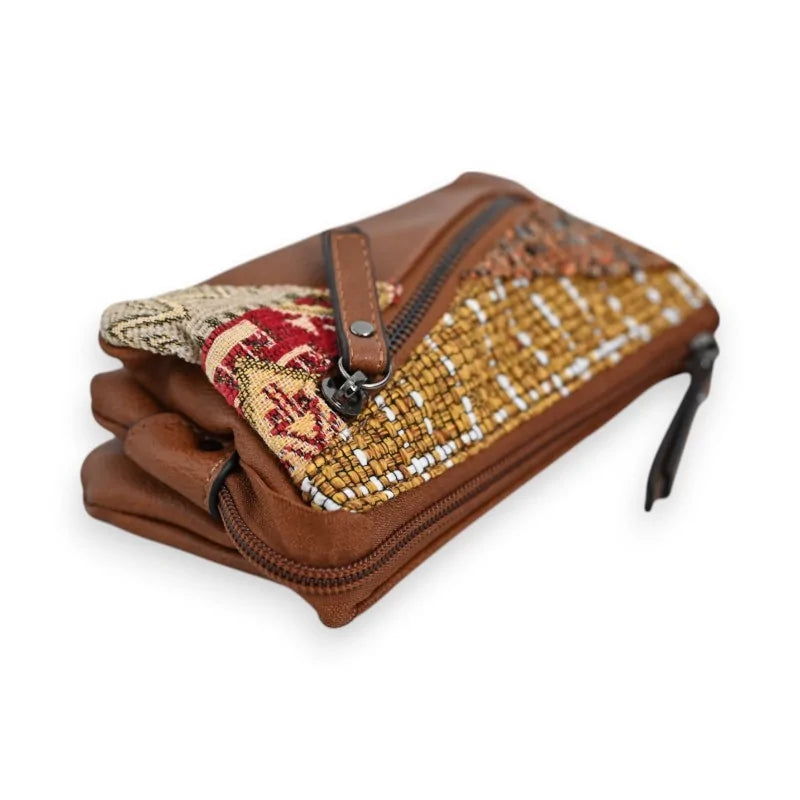 Brieftasche aus kamelbraunem Patchwork-Leder mit bedrucktem Stoff und Reißverschluss, Marke M...