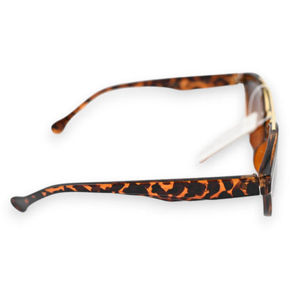 Stilvolle Sonnenbrille mit Leopardenmuster-Rahmen, seitliche Ansicht zeigt tortoiseshell Design und goldene Details