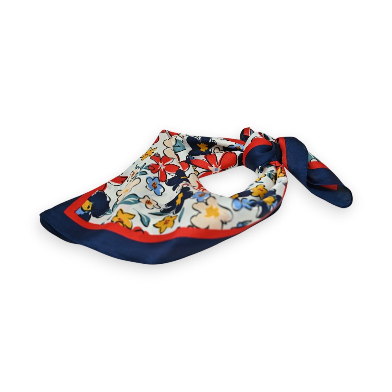 Buntes Halstuch mit floralem Muster in Weiß, Rot, Blau und Gelb, umrandet von einem marineblauen und roten Rand