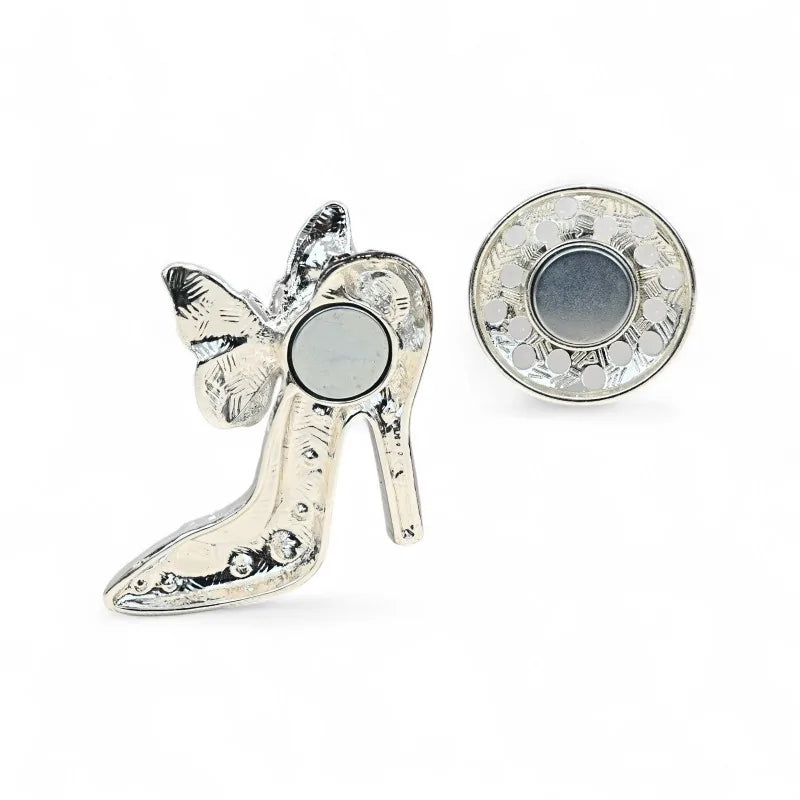 Magnetische Brosche Pumps silberfarben weißer Schmetterling - fantasievoller Schuhschmuck