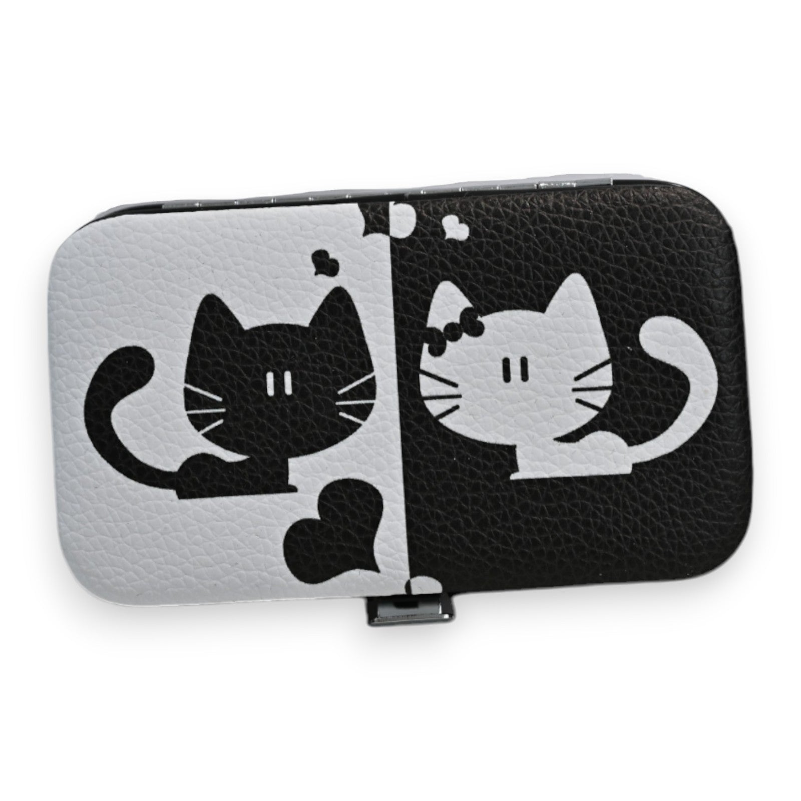 Maniküre-Set mit schwarzer und weißer Katze, 6-teilig. Etui mit Yin-Yang-Katzenmotiv und Herzen. Stylisches Nagelzubehör.