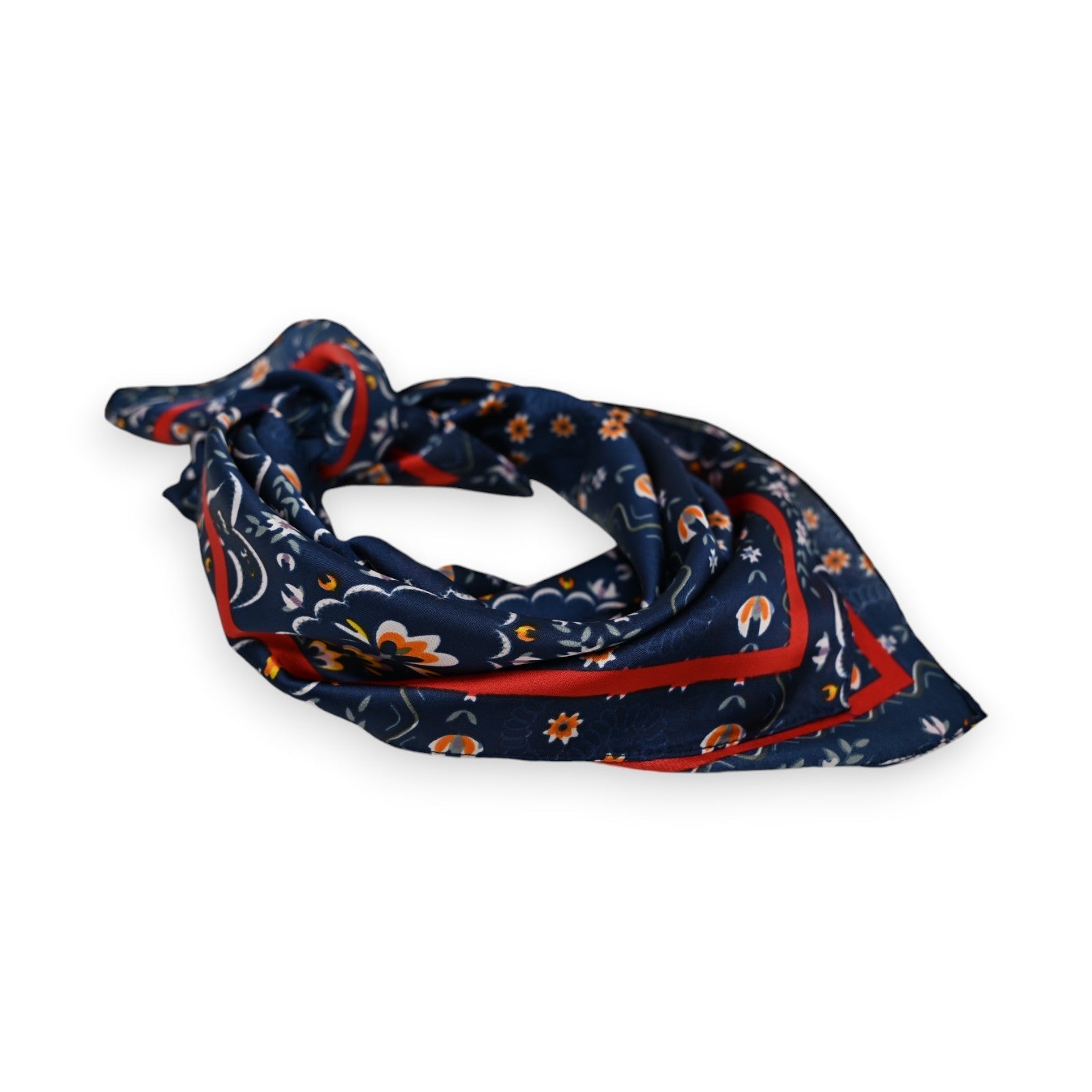 Marineblaues Einstecktuch mit Paisley-Muster, roten Akzenten und floralen Elementen, elegant gefaltet auf weißem Hintergrund