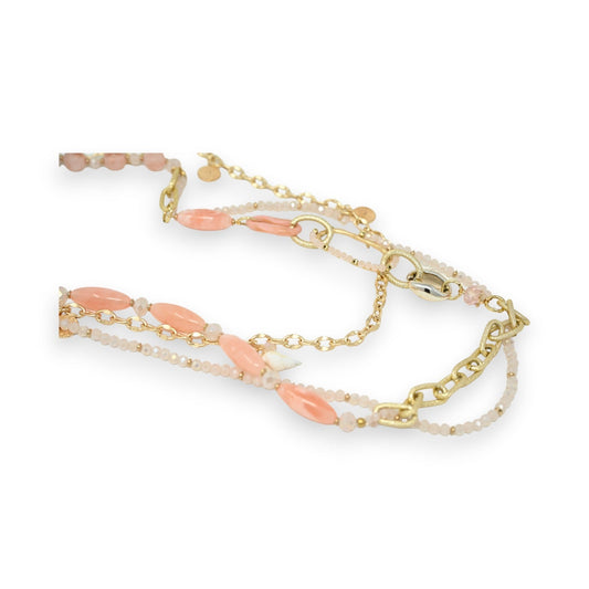 Mehrreihige Halskette mit goldenen Ketten und zarten rosa Perlen, elegantes Design für festliche Anlässe