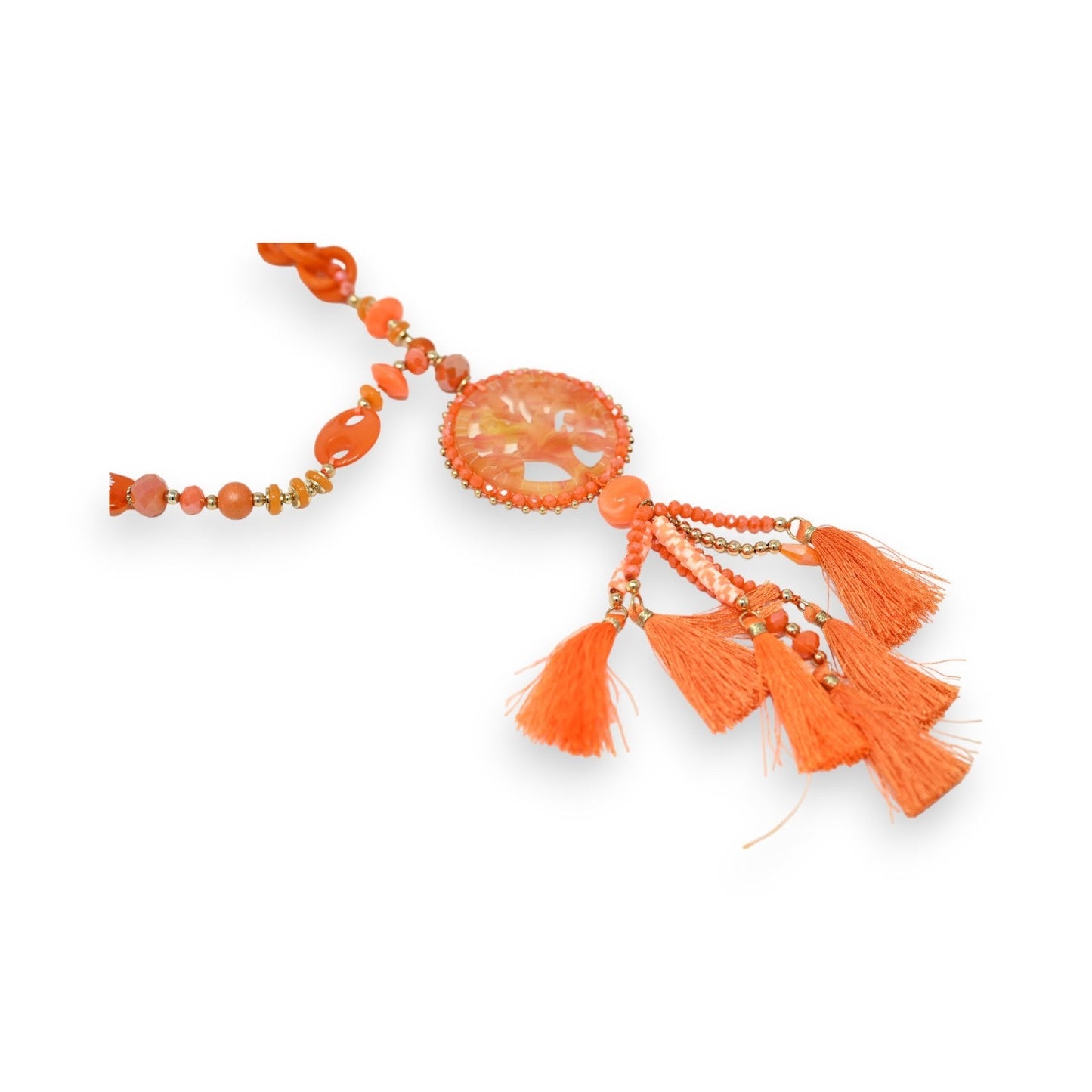 Orange Halskette mit Medaillon, Perlen und Quasten. Boho-Schmuck mit Lebensbaum-Anhänger und Fransen.