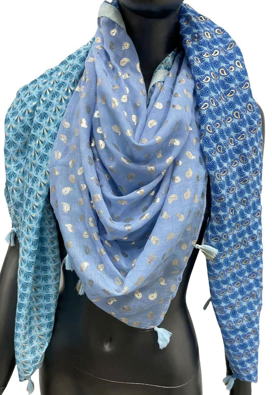 Quadratisches Patchwork-Tuch mit 4 Seiten in verschiedenen Blautönen