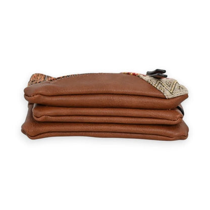 Brieftasche aus kamelbraunem Plissee-Leder mit Patchwork-Detail, Marke Mélanie Paris