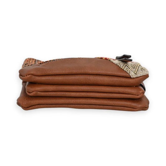 Brieftasche aus kamelbraunem Plissee-Leder mit Patchwork-Detail, Marke Mélanie Paris