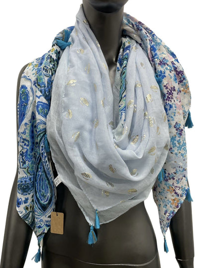 Quadratisches Tuch mit Patchwork-Muster, bedruckt mit Kaschmir- und Liberty-Motiven in Blau