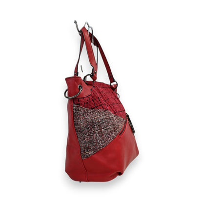 Rote Leder-Handtasche mit Patchwork-Design, glitzernden Elementen und Schulterriemen, eleganter Pariser Stil