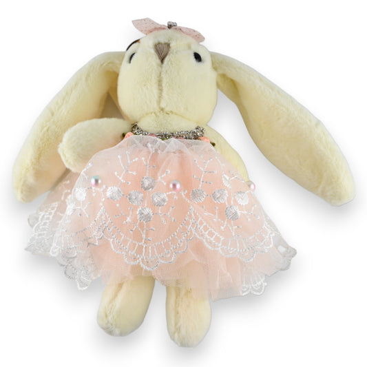 Plüsch-Hase als Schlüsselanhänger in Creme mit rosa Tüllkleid, Perlenverzierung und Schleife, im Shabby-Chic-Stil