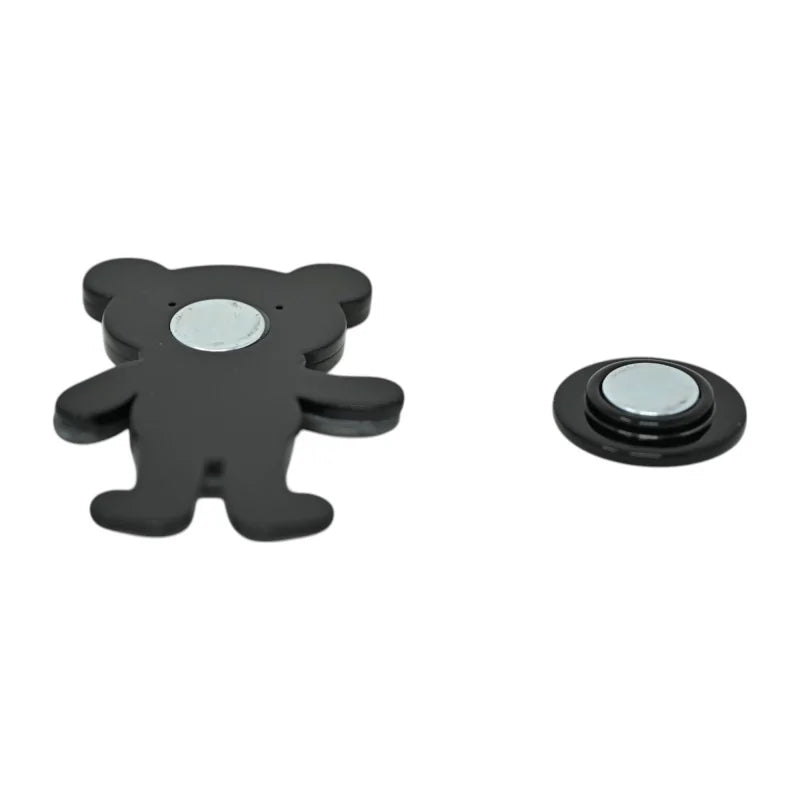 Magnetische Brosche in Form eines schwarzen Bären mit grauem Magnet, elegantes und praktisches Accessoire