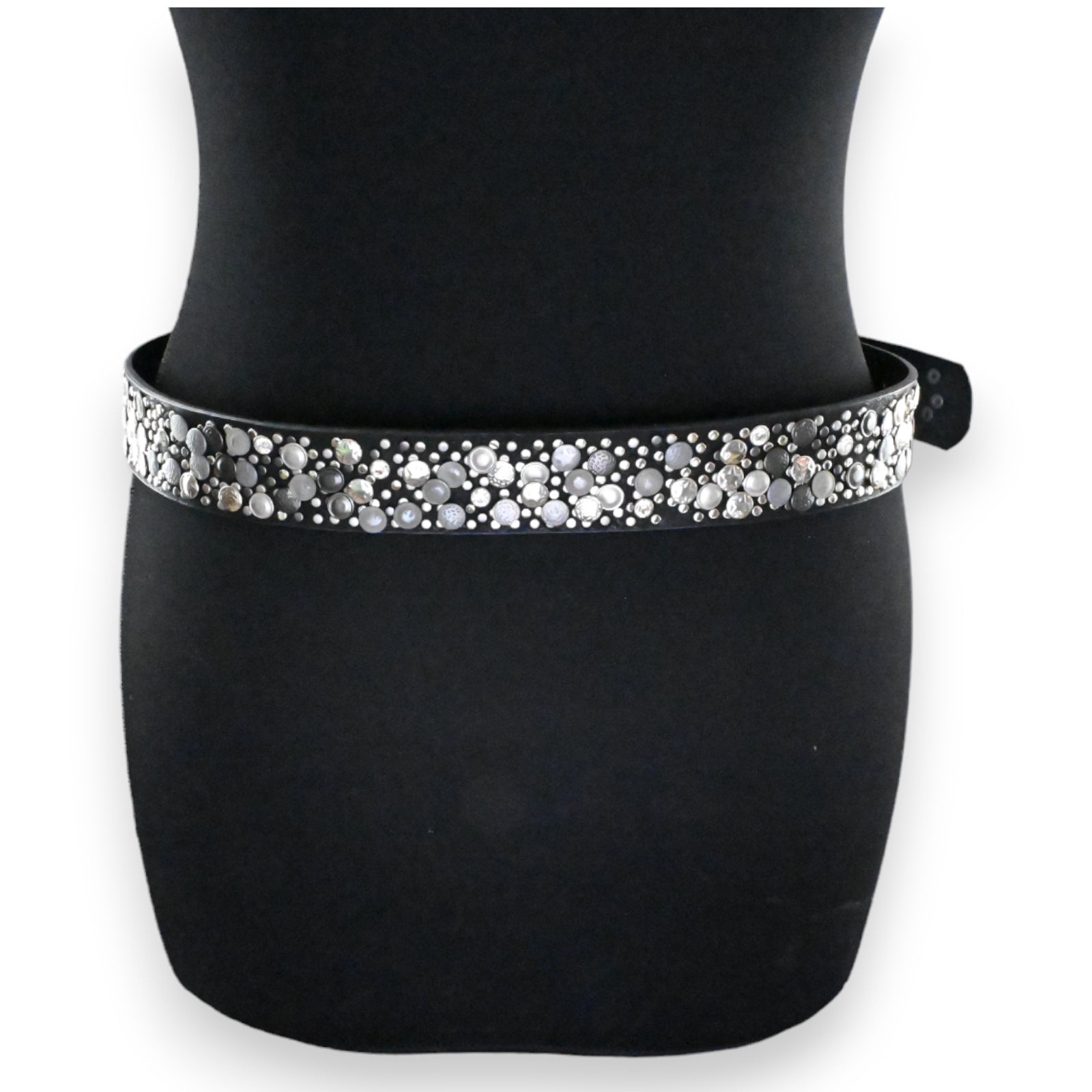 Ceinture femme cloutée argentée et noire