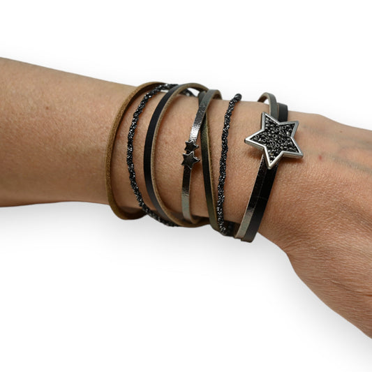 Doppeltes schwarzes Lederarmband Stern