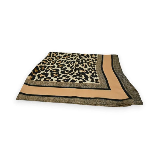 Satiniertes quadratisches Tuch mit Leopardenmuster, beige und kamelfarbener Bordüre, elegantes Modeaccessoire