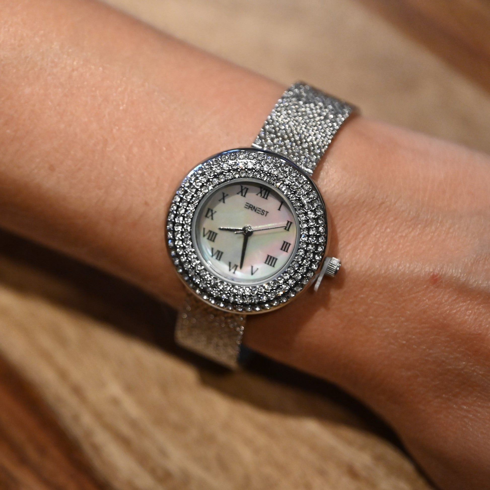 Armbanduhr Ernest Schmuck mit Metallband und Strass Zifferblatt