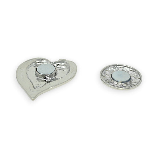 Silberne Herz-Brosche und runde Brosche mit Magneten, versilbertes Metall, eleganter Schmuck für Kleidung