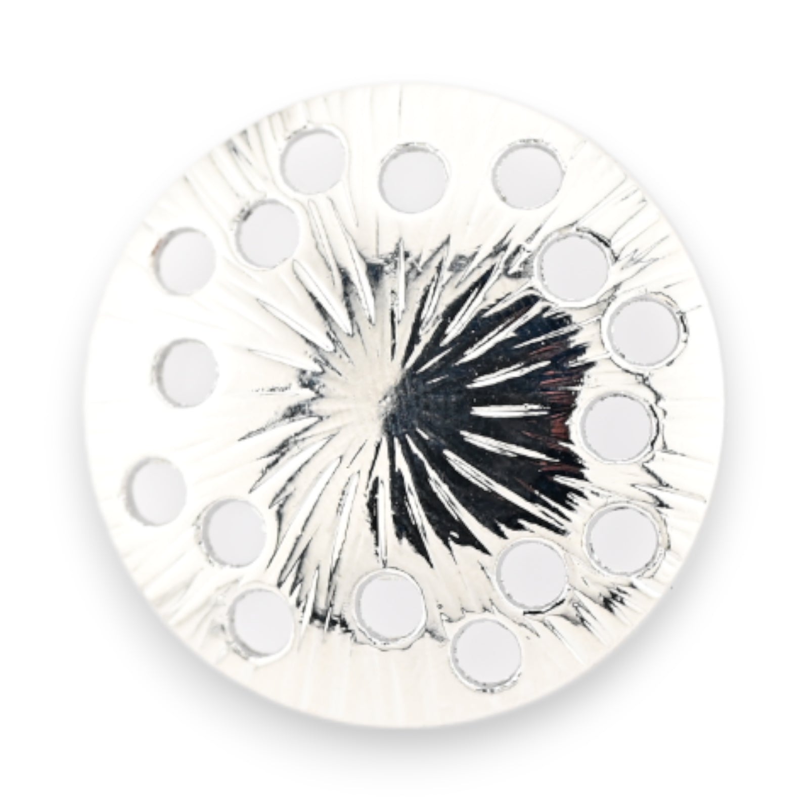 Runde silberne Magnetbrosche mit strahlenförmigem Muster und Löchern für Steine, elegantes Schmuckdesign