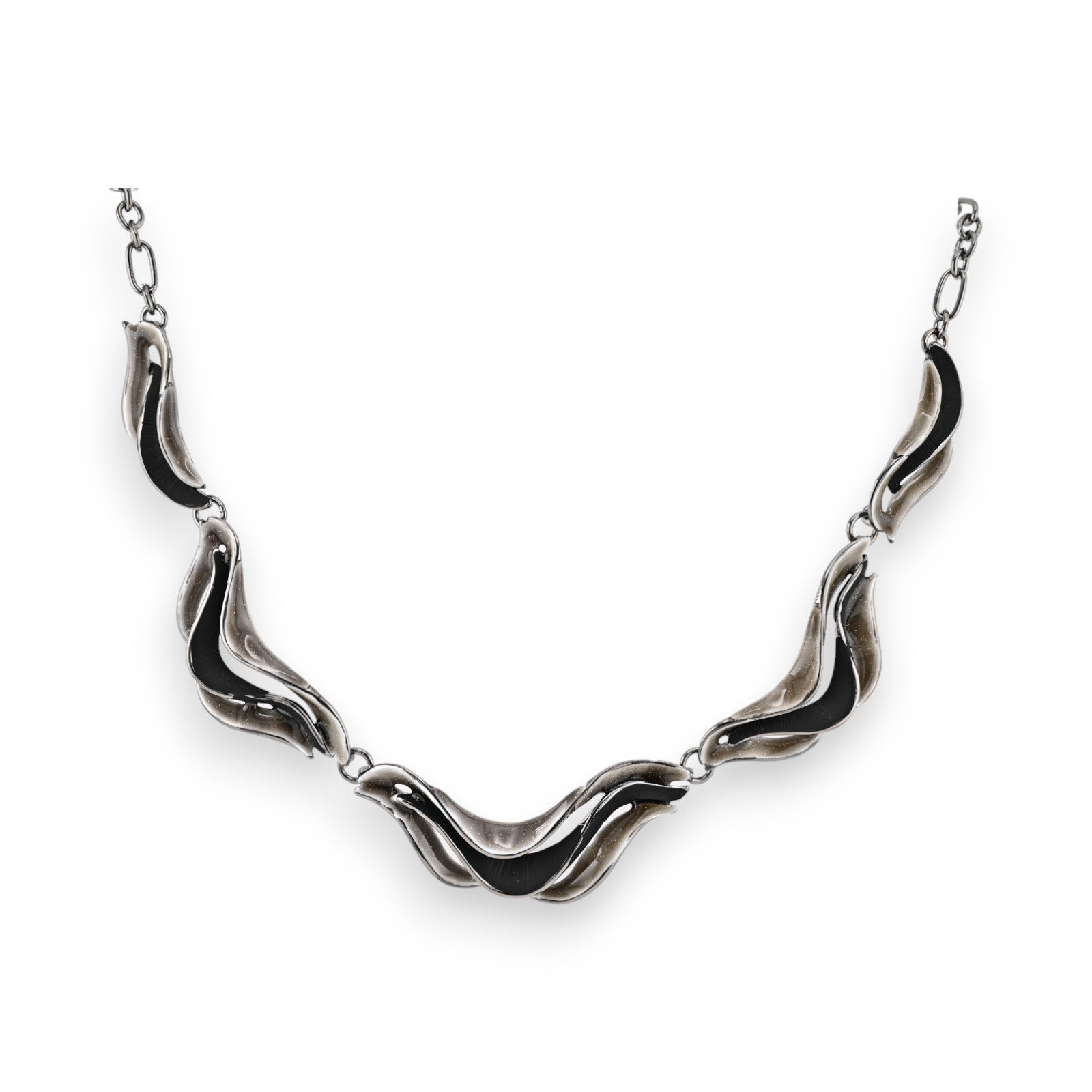 Elegante Halskette mit wellenförmigen Elementen in Silber und Schwarz, modernes Design von Ikita