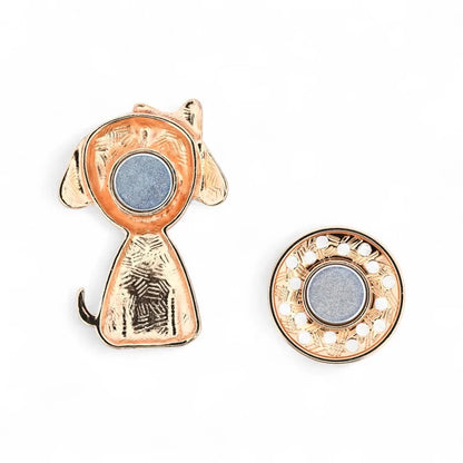 Süßer gestreifter rosa-violetter Welpe mit gepunktetem Schleifchen und Herznase - entzückende Kawaii-Brosche