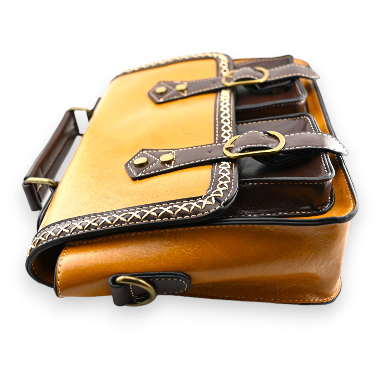 Vintage Leder-Aktentasche in Senf und Braun mit dekorativen Nähten, Schnallen und Metallbeschlägen, seitliche Ansicht