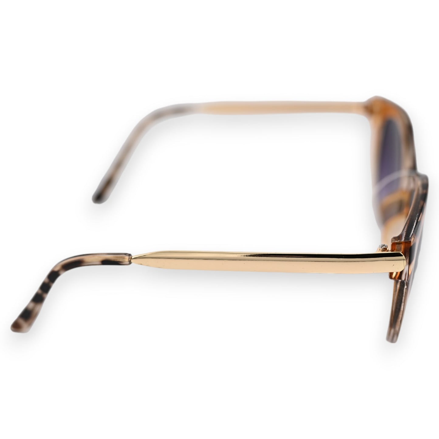 Zweifarbige Sonnenbrille mit Leopardenmuster und goldenen Bügeln, seitliche Ansicht auf weißem Hintergrund