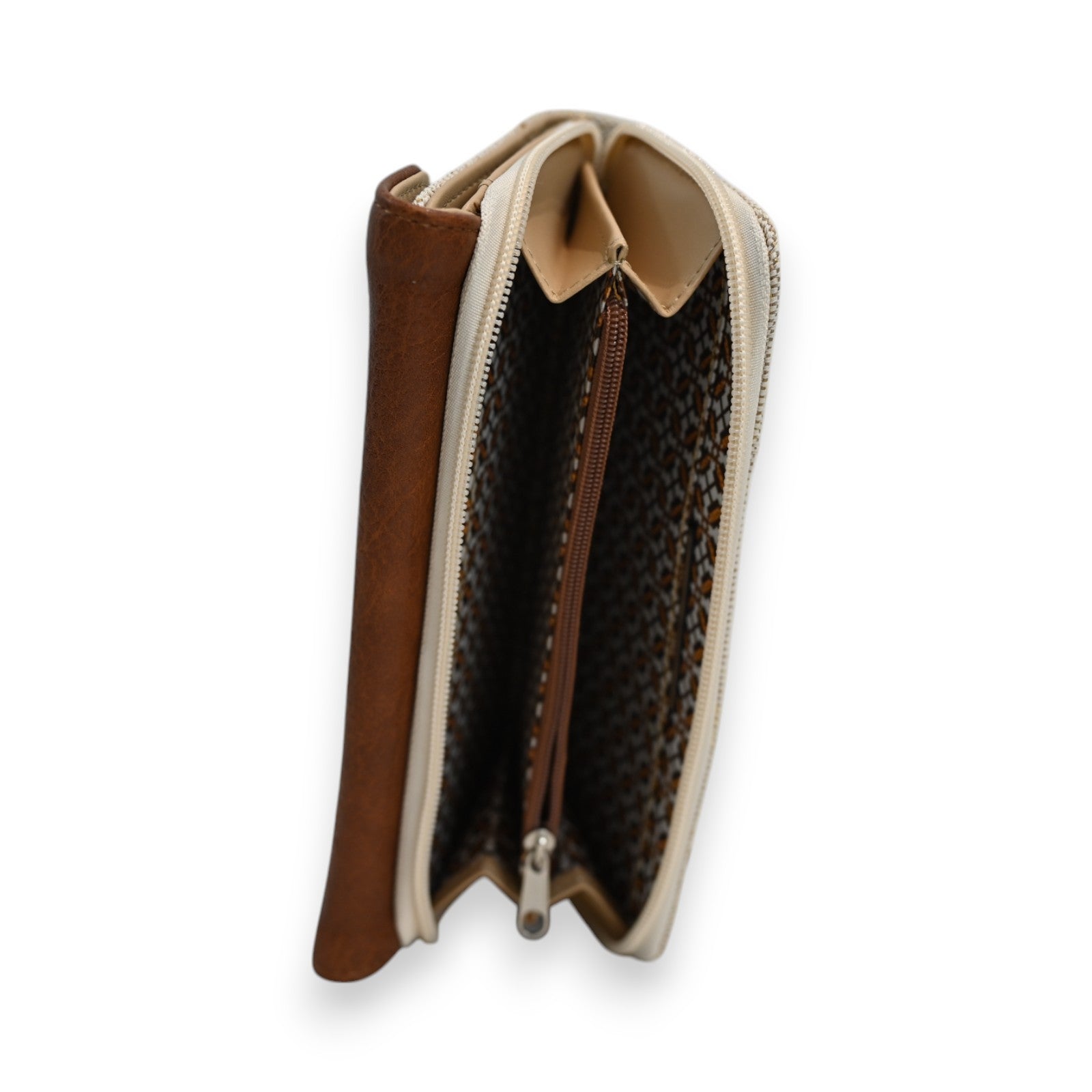 Zweifarbiges Leder-Portemonnaie in Beige und Camel, geöffnet mit Reißverschluss und Innenfächern, elegantes Design